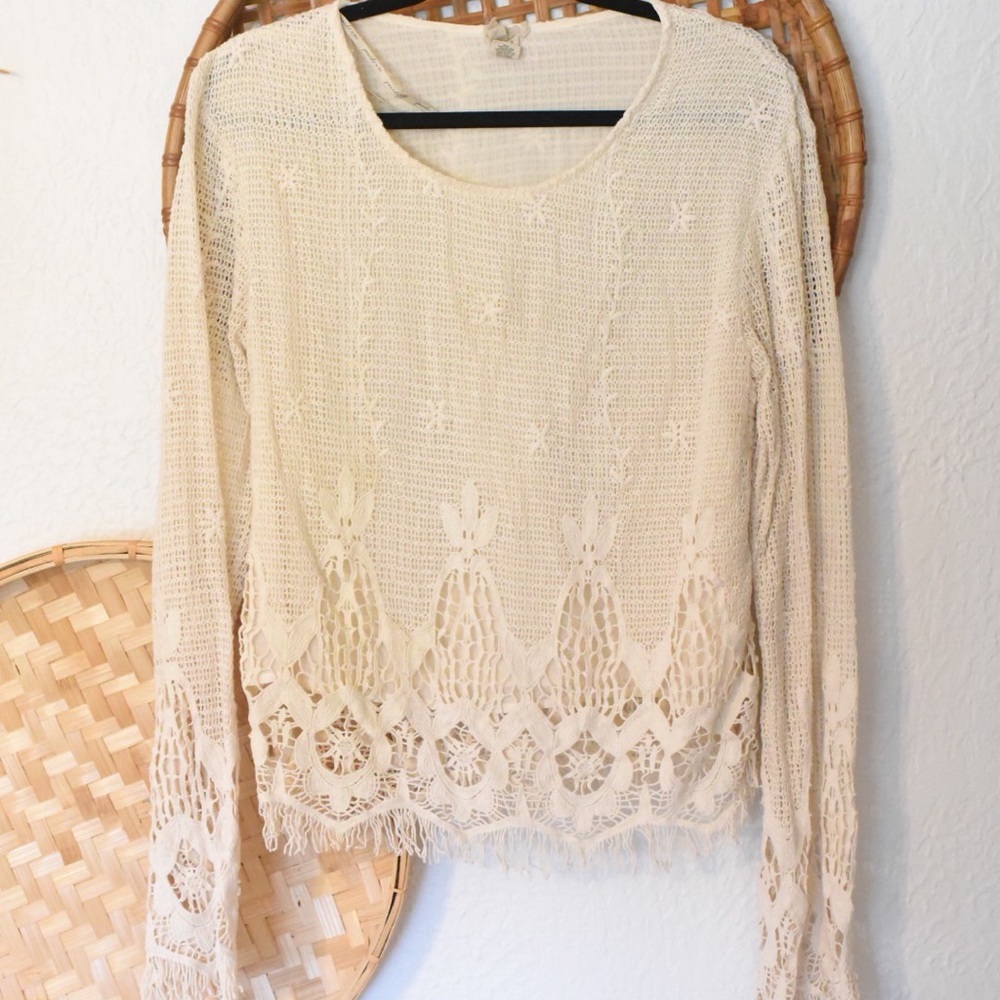 Lace small bell sleeve